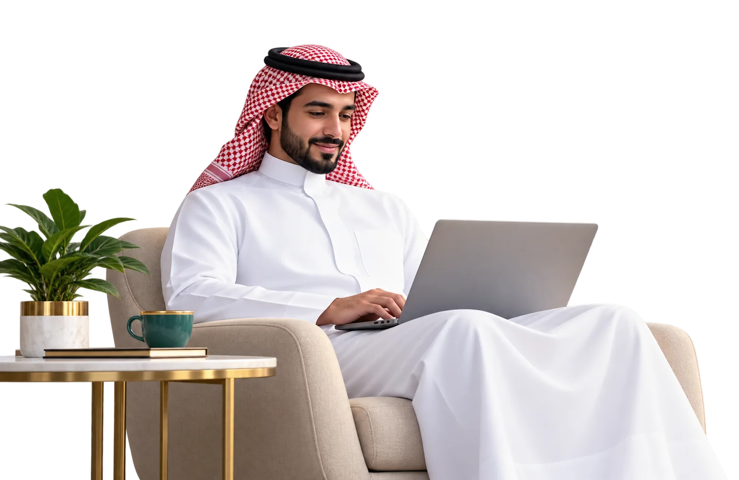 مستخدم سعودي يعمل على حاسوبه